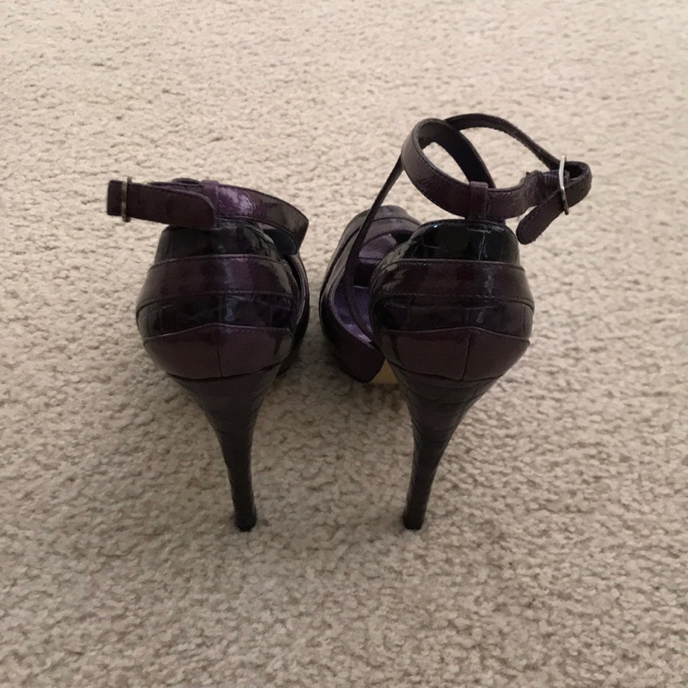 Shoes - Picture 3 of 4